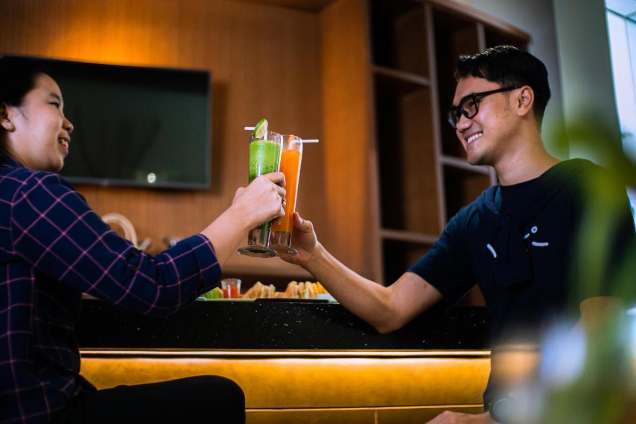 Primebiz Cikarang Hotel Buitenkant foto