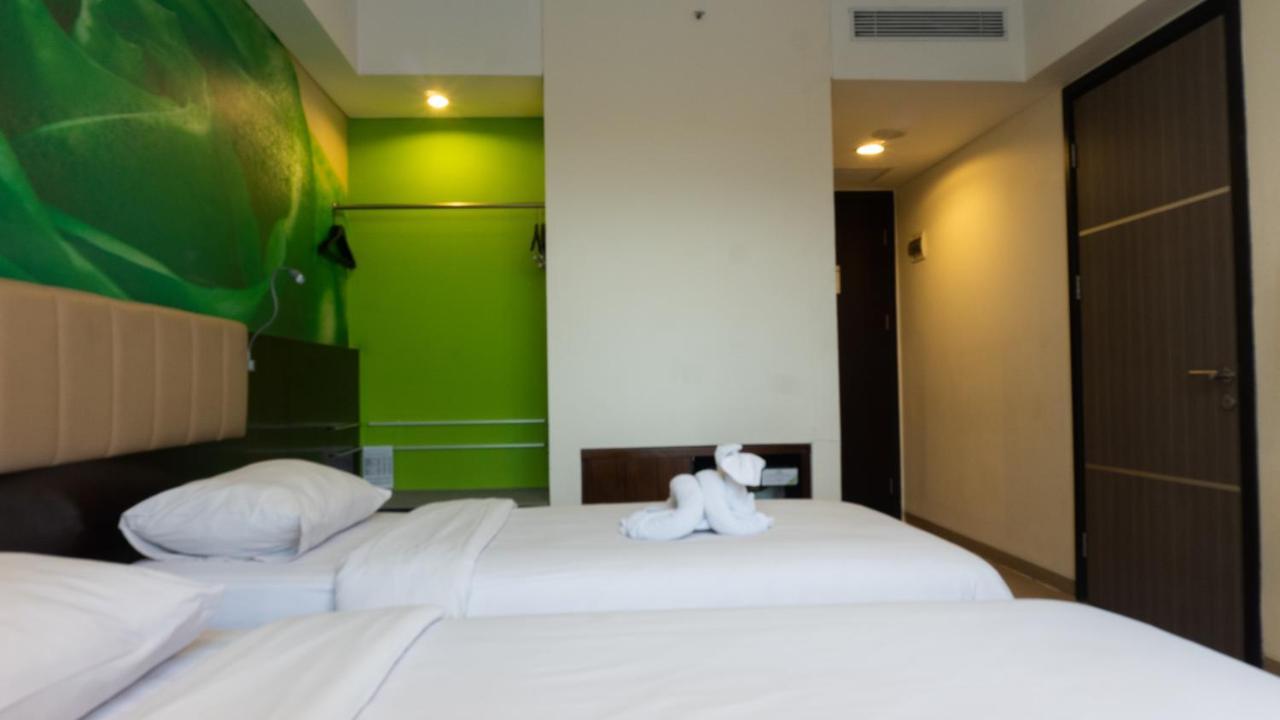 Primebiz Cikarang Hotel Buitenkant foto