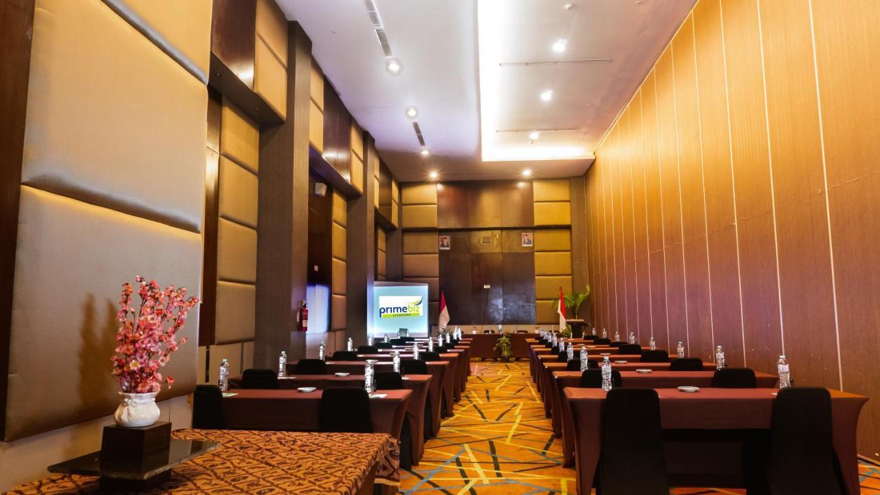 Primebiz Cikarang Hotel Buitenkant foto