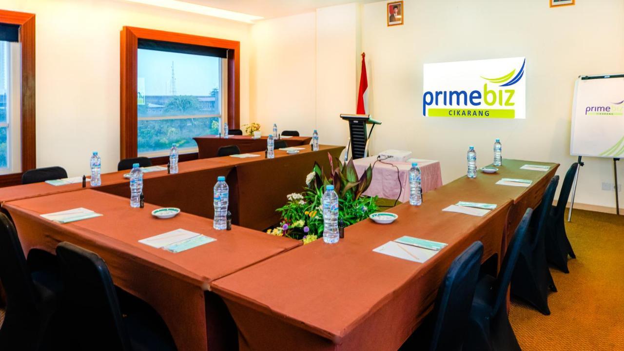 Primebiz Cikarang Hotel Buitenkant foto