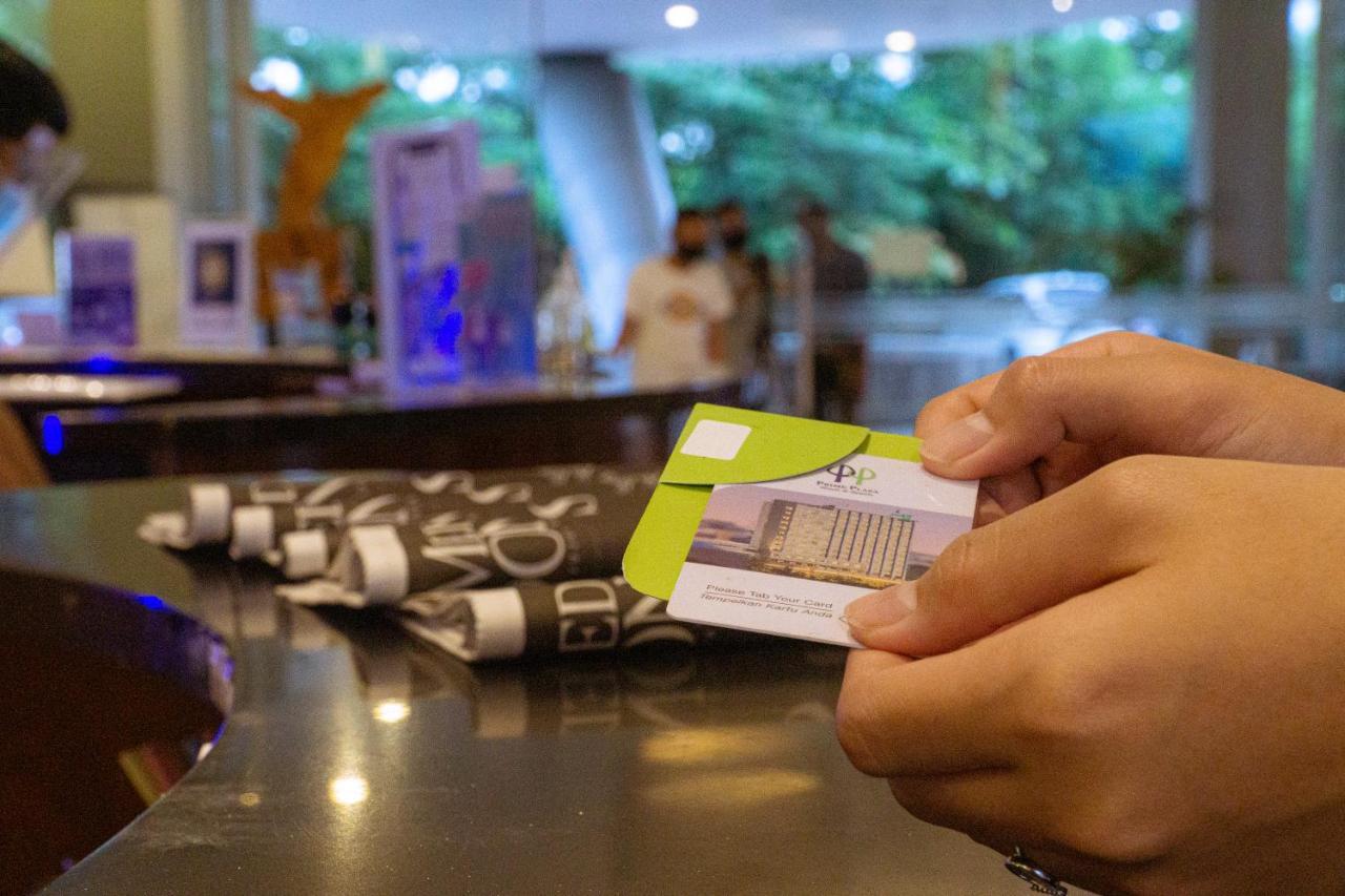 Primebiz Cikarang Hotel Buitenkant foto