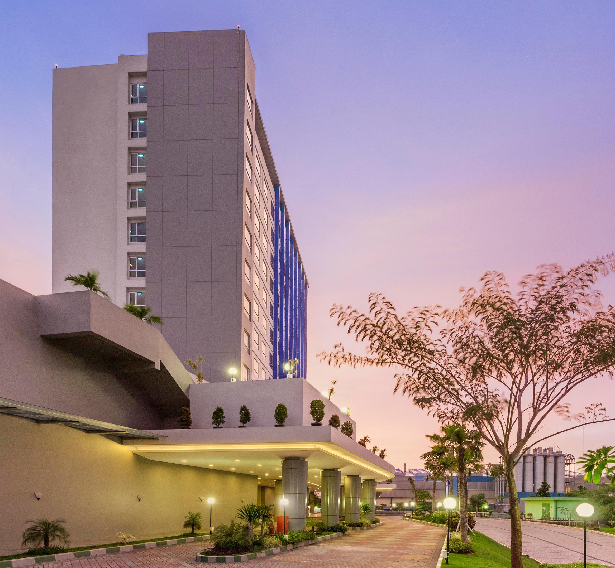 Primebiz Cikarang Hotel Buitenkant foto