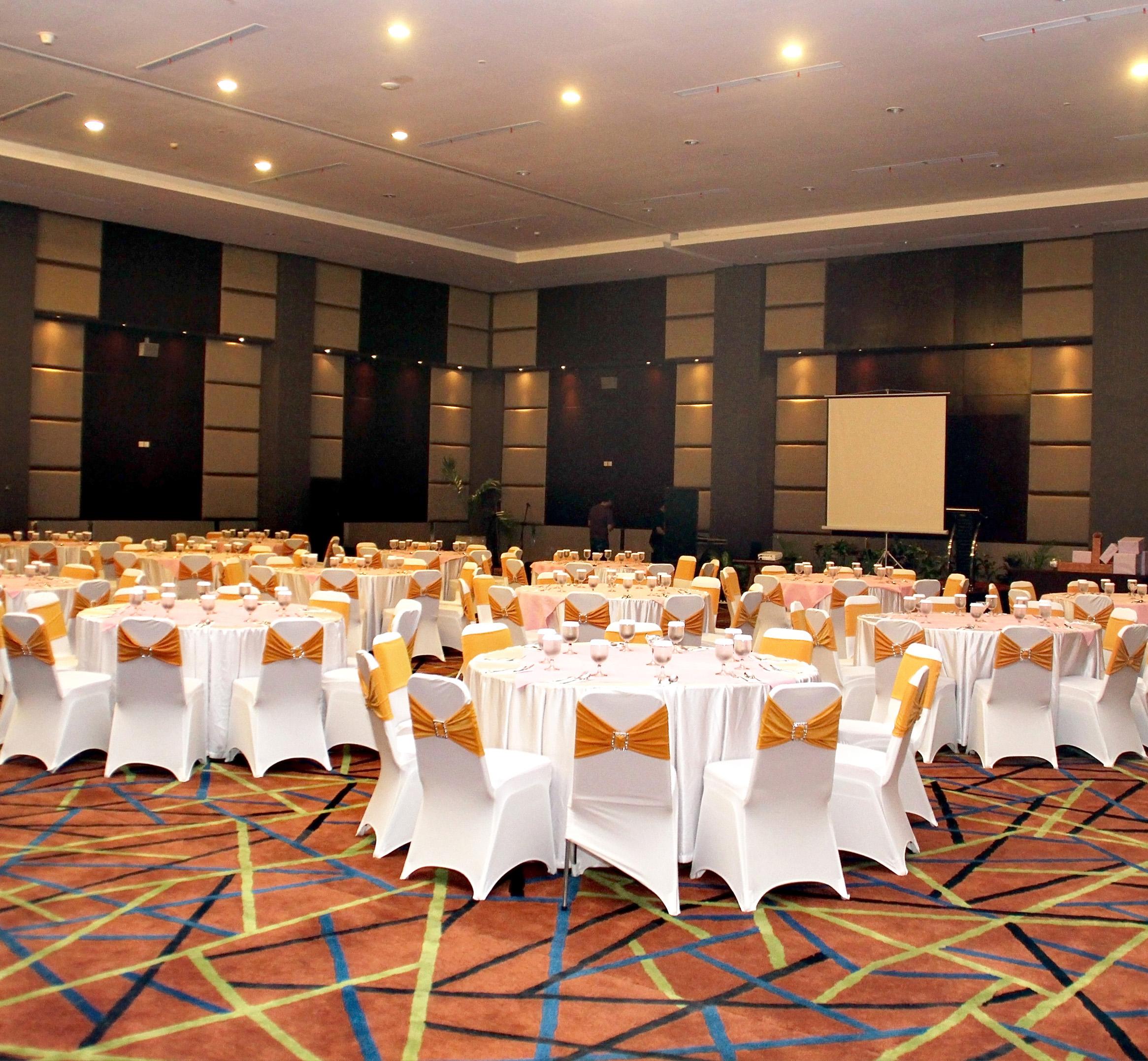Primebiz Cikarang Hotel Buitenkant foto