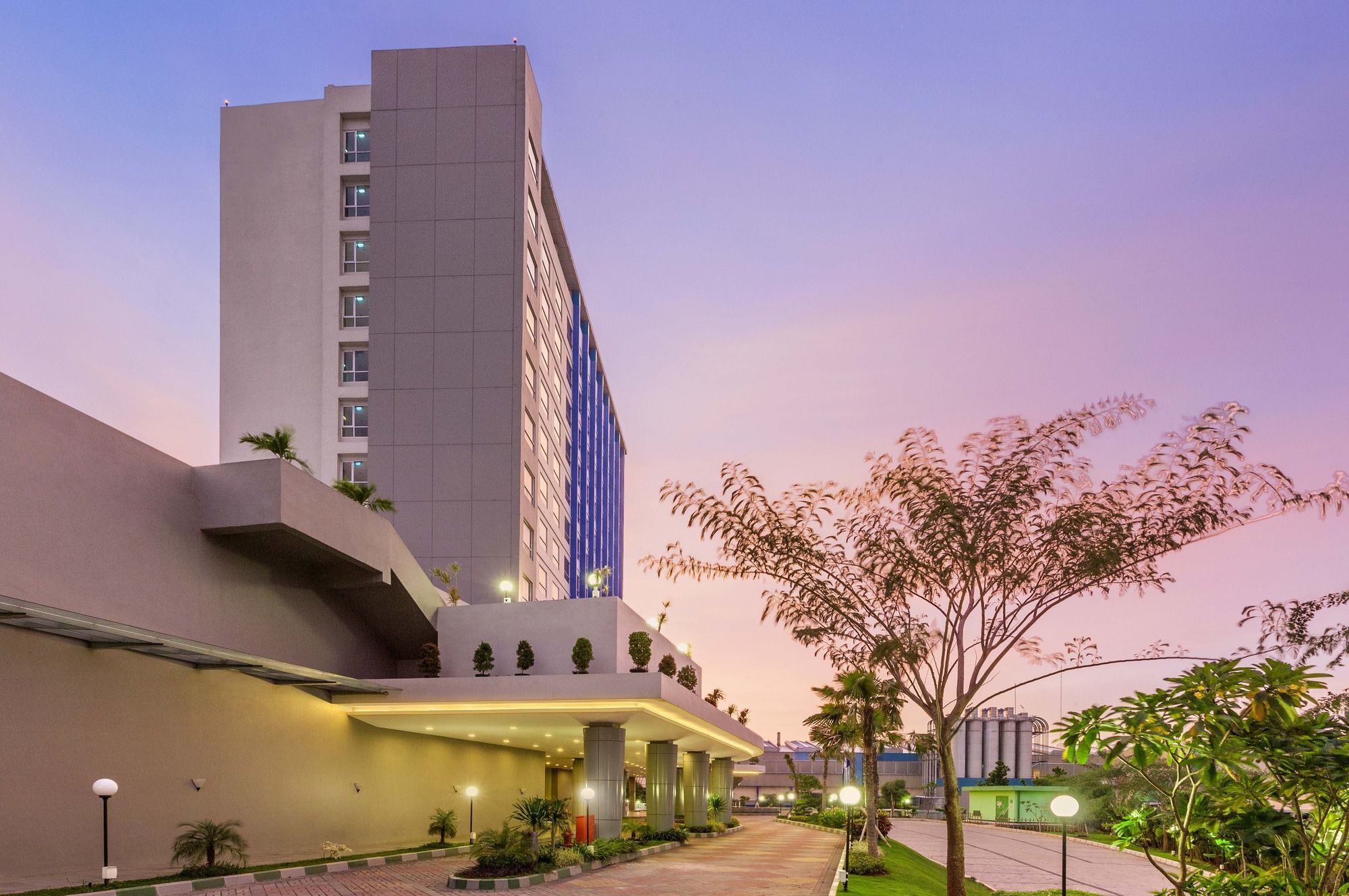 Primebiz Cikarang Hotel Buitenkant foto